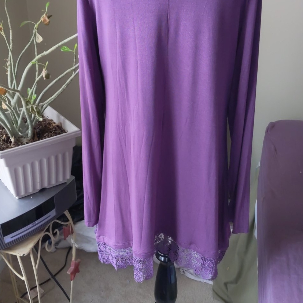 Logo tunic - Picture 4 of 6